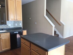 3910 Pepperbush Dr in Greensboro, NC - Building Photo - Building Photo