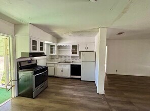 612 Winding Way St in Lake Jackson, TX - Building Photo - Building Photo