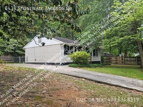 8438 Stonewall Jackson Dr in Jonesboro, GA - Building Photo - Building Photo
