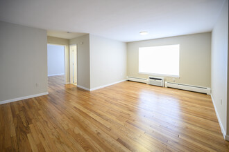 Lafayette Park Apartments in Hawthorne, NJ - Building Photo - Building Photo