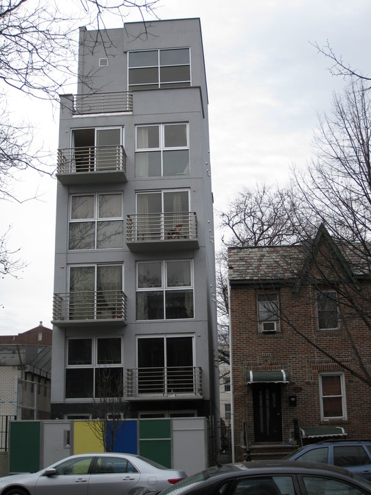 Das Haus in Brooklyn, NY - Building Photo