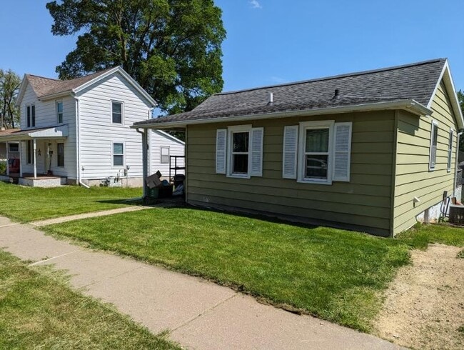 365 W Madison St in Platteville, WI - Building Photo - Building Photo