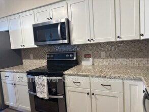 5501 Seminary Rd in Falls Church, VA - Building Photo - Building Photo