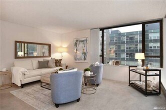 2201 3rd Ave in Seattle, WA - Building Photo - Building Photo