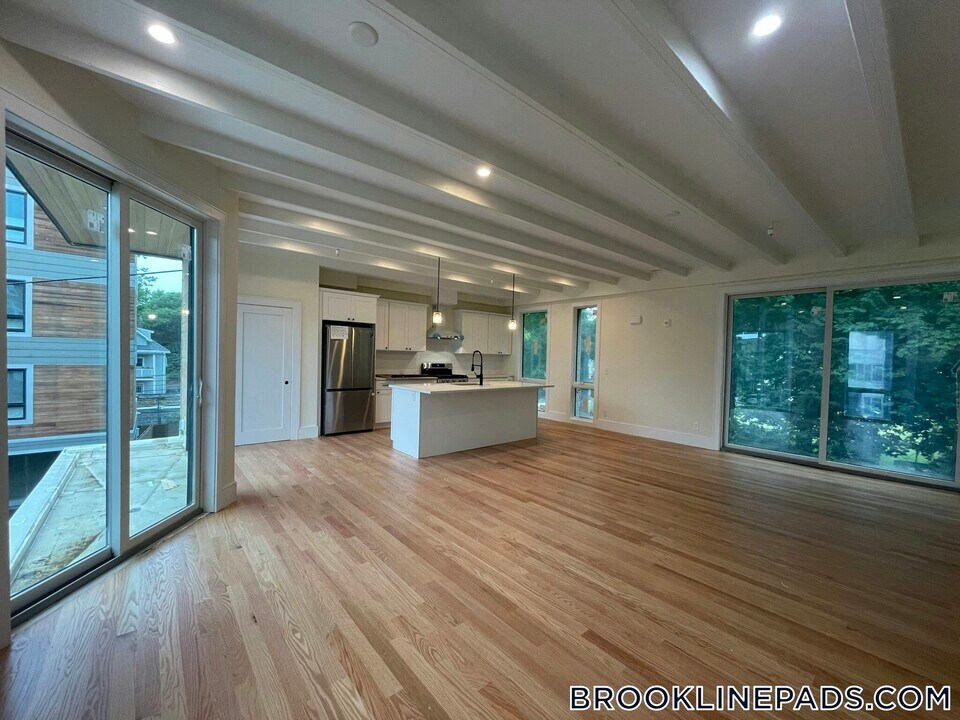 65 Cameron St in Brookline, MA - Building Photo