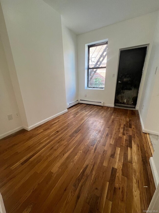 99 Elm St in Yonkers, NY - Building Photo - Building Photo
