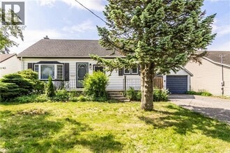 250 Cardigan St in Woodstock, ON - Building Photo - Building Photo