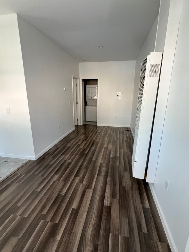 431 W 2nd St, Unit B in Los Angeles, CA - Building Photo - Building Photo