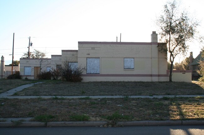 3700-3746 Gaylord St in Denver, CO - Building Photo - Building Photo