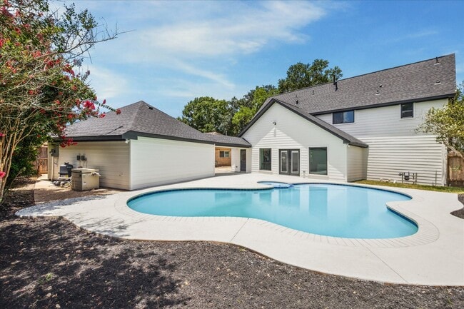 20223 Laurel Lock Dr