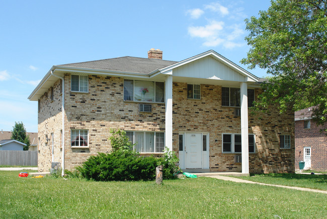 3704-3710 S Chicago Ave in South Milwaukee, WI - Building Photo - Building Photo