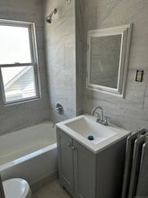 54 Bradley Ave in Hamden, CT - Building Photo - Building Photo
