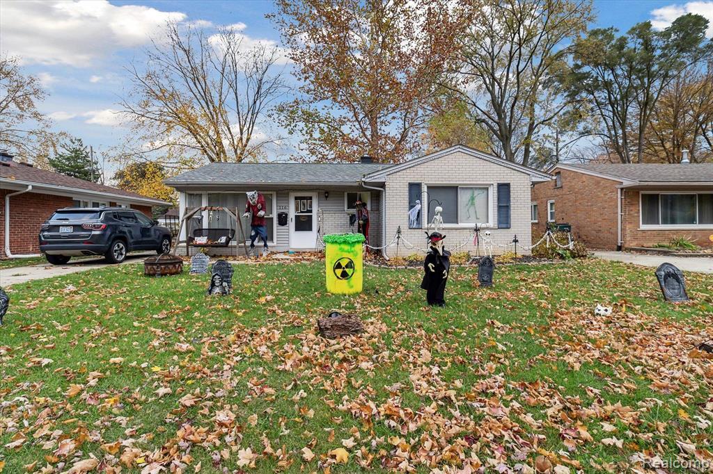 116 Essex St in Clawson, MI - Foto de edificio