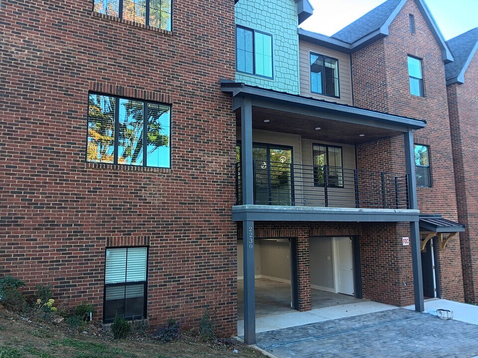 2232 Laurel Ave in Knoxville, TN - Building Photo