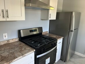 1048 Black Dr in Gainesville, GA - Building Photo - Building Photo
