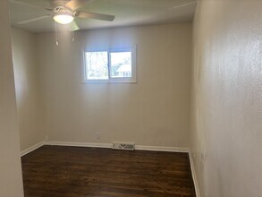 1212 Bowler St in Hiawatha, IA - Building Photo - Building Photo