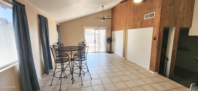 6809 W Cholla St in Peoria, AZ - Foto de edificio - Building Photo