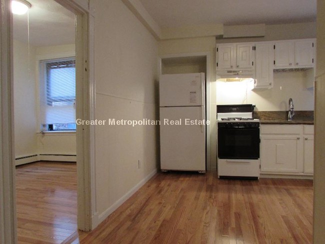 2 Holden Ct-Unit -1R in Boston, MA - Building Photo - Building Photo