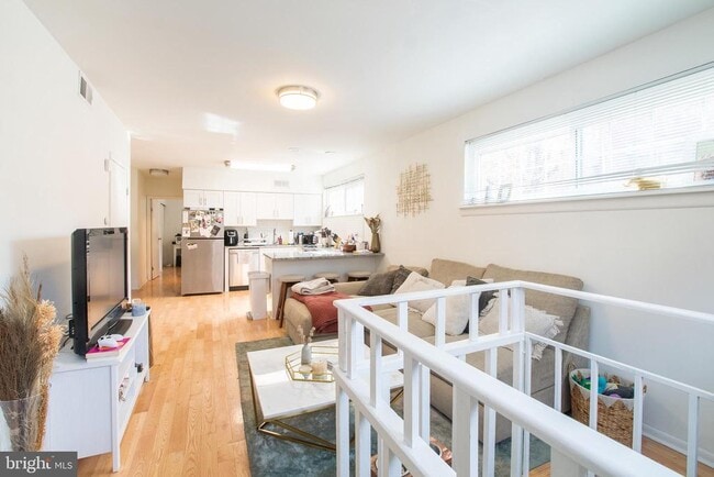 property at 533 S 17th St
