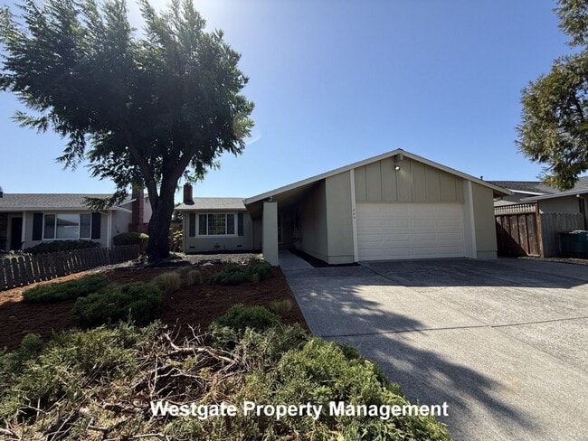 864 Crinella Dr