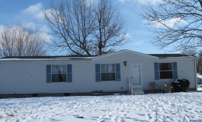 property at 3 Arrows Est