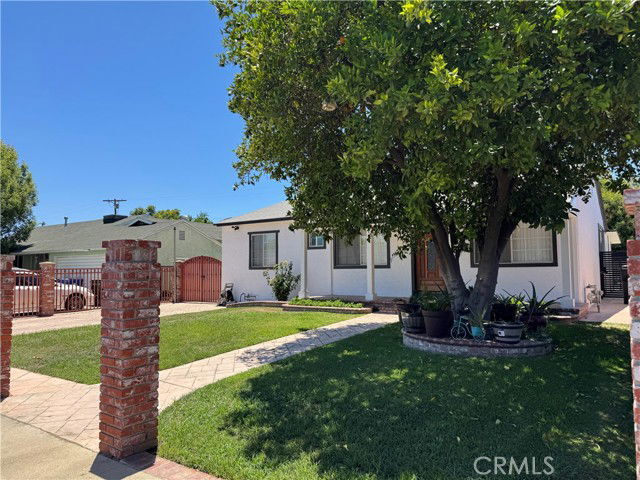 8739 Tyrone Ave in Los Angeles, CA - Building Photo - Building Photo