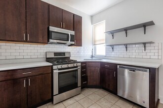 4736 W Armitage Ave, Unit #1 in Chicago, IL - Building Photo - Building Photo