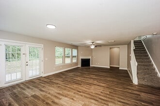 2080 Valley Creek Dr in Lithia Springs, GA - Building Photo - Building Photo