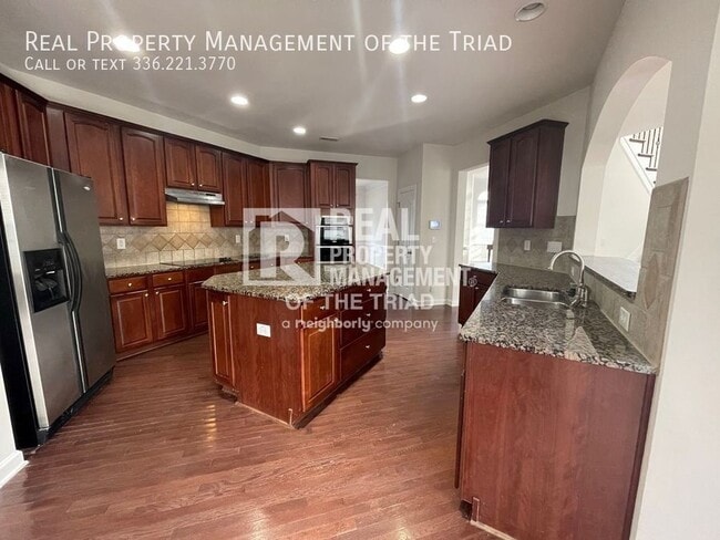 1925 Waterford Village Dr in Clemmons, NC - Building Photo - Building Photo