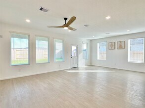 2524 Lago Costa Dr in Texas City, TX - Building Photo - Building Photo