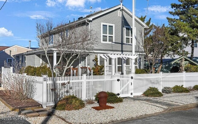 106 Surf Dr in Seaside Park, NJ - Building Photo - Building Photo
