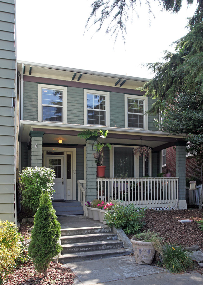 Duplex in Tacoma, WA - Building Photo - Building Photo