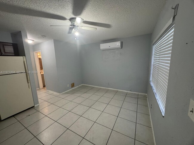 4019 NW 31st Ave in Lauderdale Lakes, FL - Building Photo - Building Photo