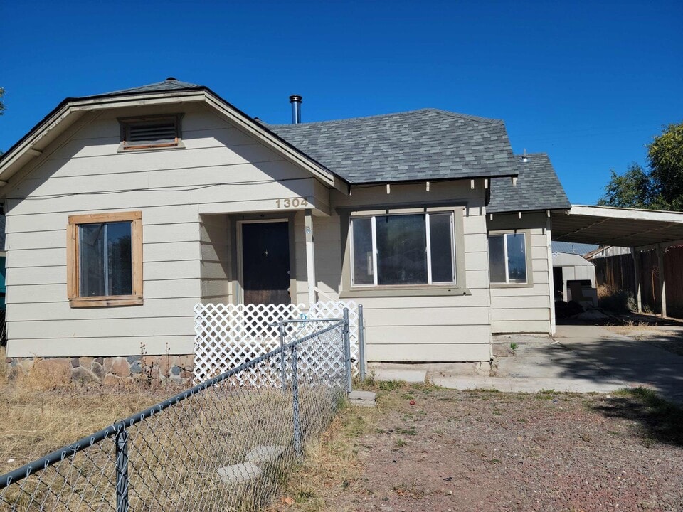 1304 W 8th St in Alturas, CA - Building Photo