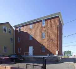 57 Ogrady St in Fall River, MA - Foto de edificio - Building Photo