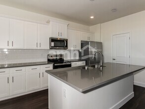 7468 S Via Bombachas in Tucson, AZ - Building Photo - Building Photo