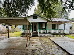 107 N 4th St in Oberlin, LA - Foto de edificio - Building Photo