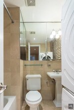 Bedford Street in New York, NY - Building Photo - Building Photo