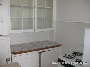 1615 Commonwealth Ave in Boston, MA - Building Photo - Building Photo