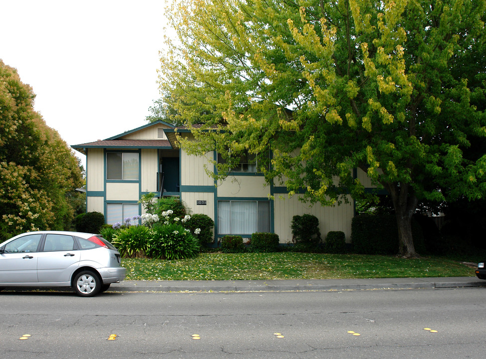 6460 Country Club in Rohnert Park, CA - Building Photo