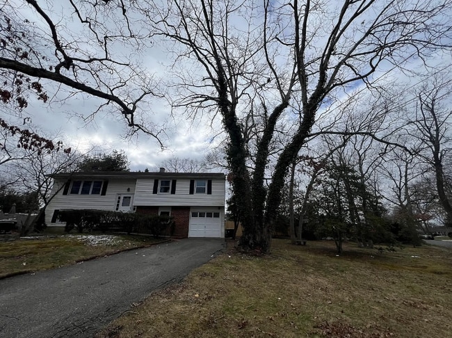 331 Colonial Dr in Toms River, NJ - Building Photo - Building Photo