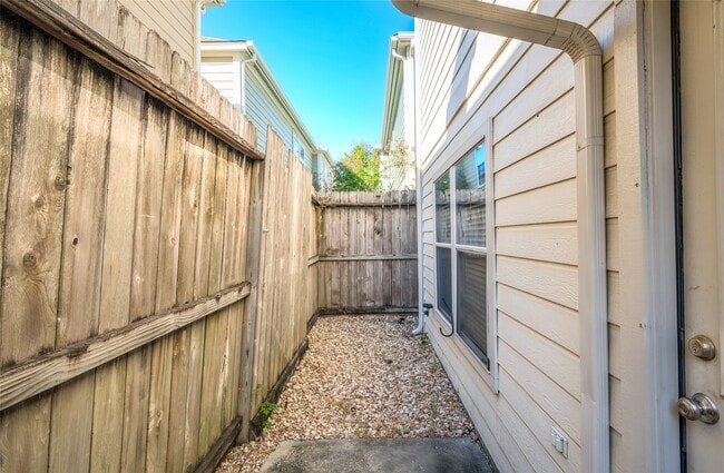 1719 Redwing Bluff Dr