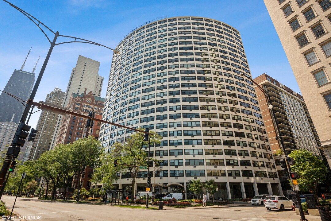 1150 N Lake Shore Dr in Chicago, IL - Building Photo