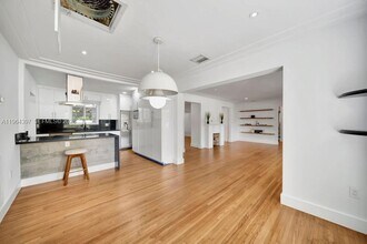 77 NE 95th St in Miami Shores, FL - Building Photo - Building Photo