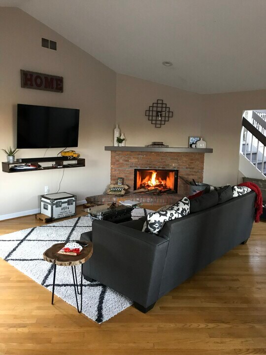 1 Common Dr in West Hartford, CT - Foto de edificio