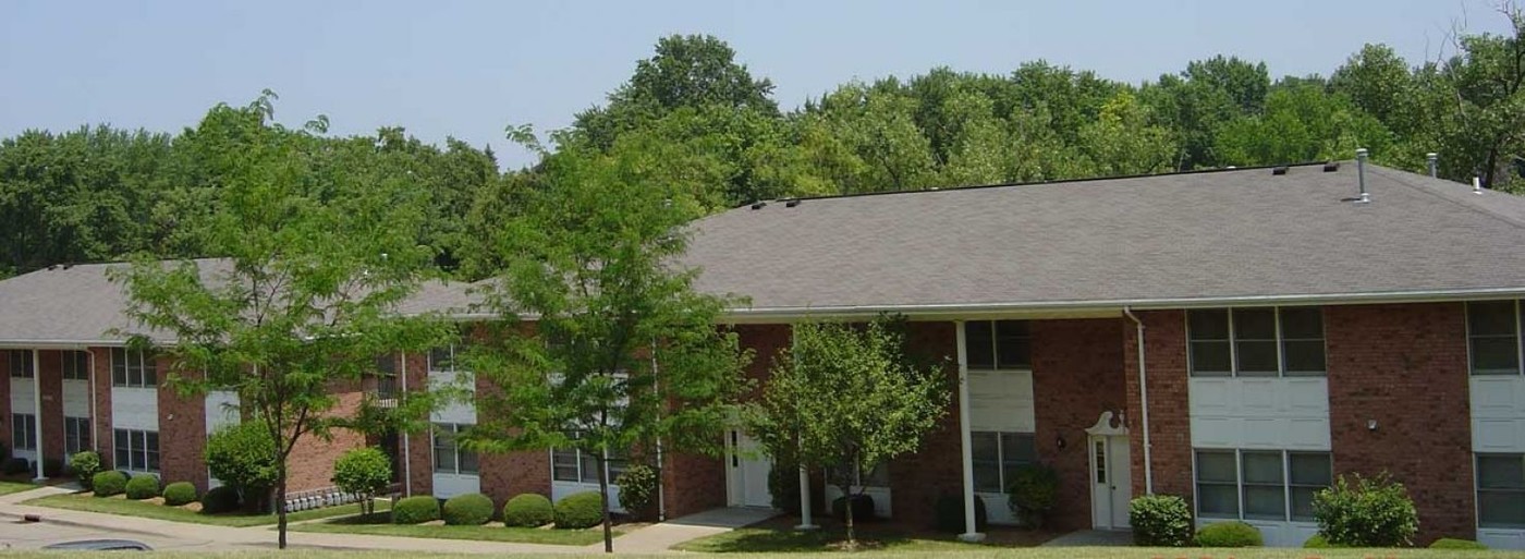 Jersey Ridge Manor in Davenport, IA - Building Photo