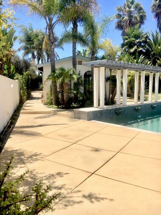 5932 Soledad Mountain Rd in La Jolla, CA - Building Photo
