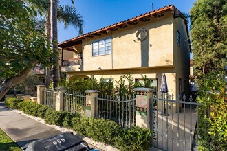 859 Westbourne Dr in West Hollywood, CA - Building Photo - Building Photo