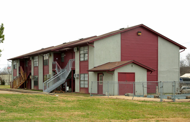 42 West Apartments in Sapulpa, OK - Building Photo - Building Photo