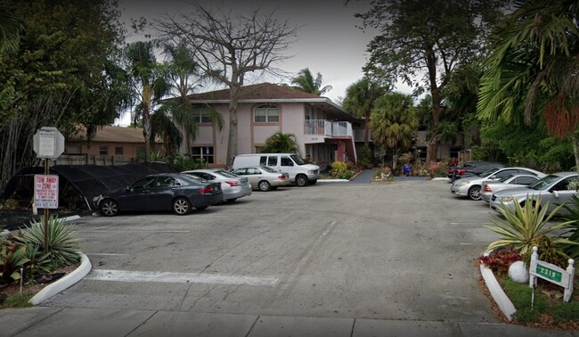 Konefal Apartments in Hollywood, FL - Foto de edificio - Primary Photo